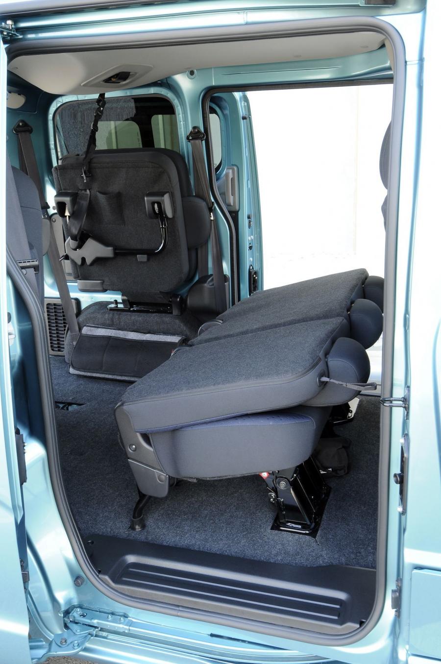  Nissan NV200 2009 года  (фото 42 из 108)